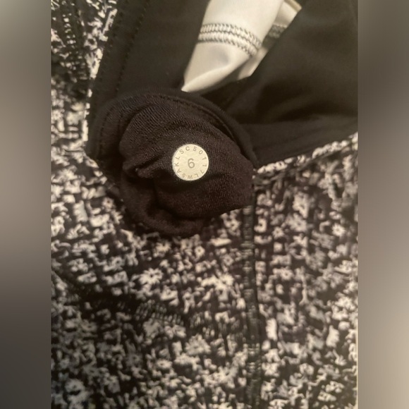 Lululemon black and white leggings White size 6 - Picture 3 of 7